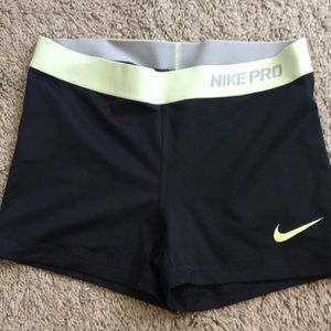 Nike Pro Shorts M